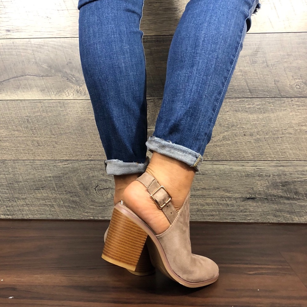 FAUX SUEDE ALMOND TOE - Picture 5 of 6